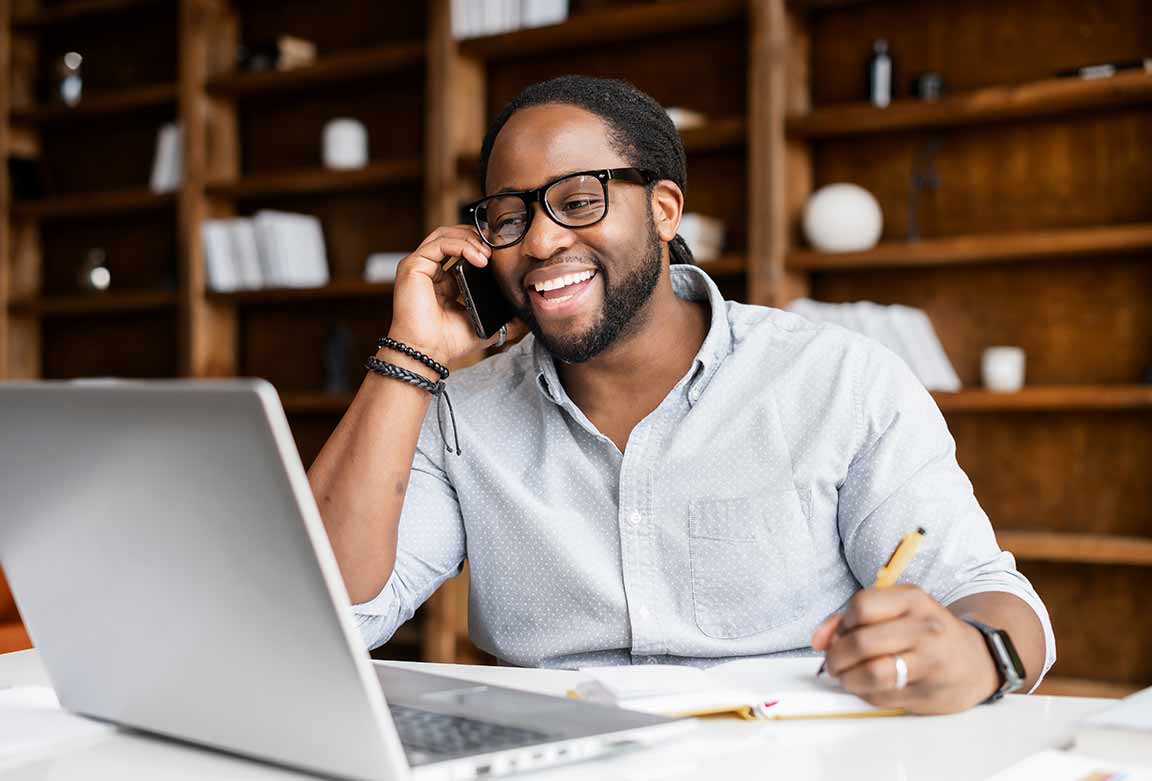photo of a sales rep using sales ai